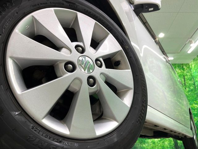 �y����14�C���`�A���~�z�C�[���z�O�ςɃ}�b�`���������A���~�z�C�[���𑕒����Ă���܂��B�e��ЊO�A���~�z�C�[����A�X�^�b�h���X�^�C�����戵�����Ă���܂��B���񂲑��k����������