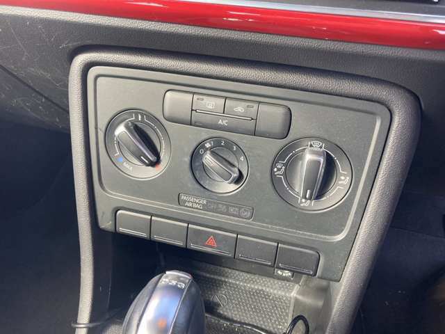 �ׂ����X�C�b�`��@�\�Ɋւ��Ă͒��J�ɐ��������Ă��������܂��B