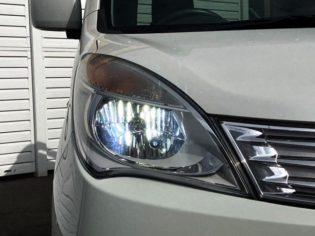 ���w�b�h���C�g��e�[�������v&�A���~�z�C�[�����̊e��R�[�e�B���O���I�X�X�����Ă���܂��B�{�H��̃����e�i���X�͐��􂢂�����OK��