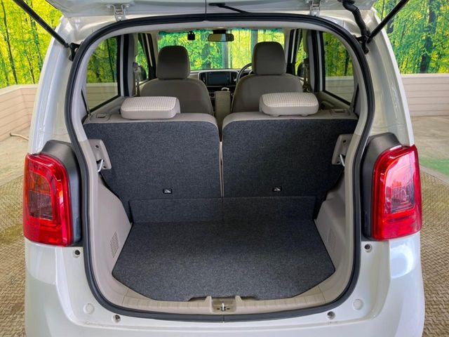 ���i�̂���������ʋ΁A���}���ɏ\���ȉ׎��X�y�[�X���m�ۂ��Ă���܂��B�Z�J���h�V�[�g��|���ƁA�傫�ȉו��̐ύڂ��\�ł���