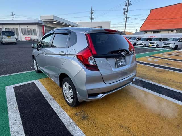 フィット1.3 13G F 4WD