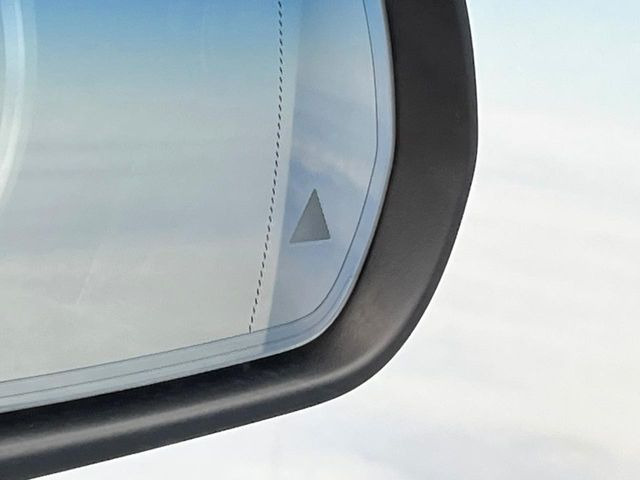 ���u���C���h�A�V�X�g�Z���T�[:���p����̎Ԃ����m���A�h���C�o�[���Ԑ��ύX���s���ۂɁA�x�����Ƌ��ɒ��ӂ𑣂��Ă������S�x���@�\�ł�!