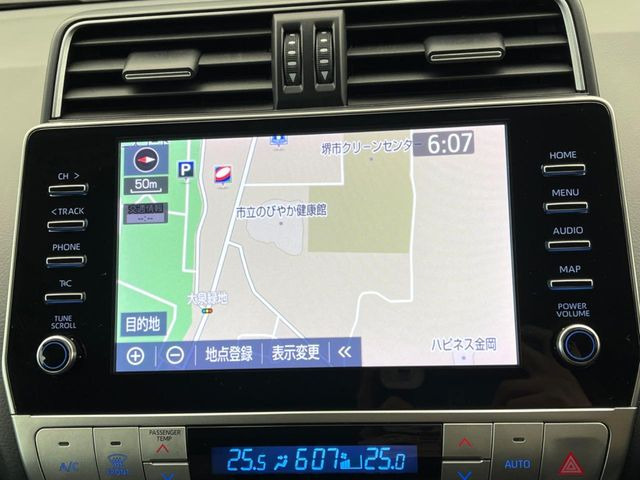 【9インチ ディスプレイオーディオ】大画面ディスプレイへお持ちのスマートフォンと連携して、ナビやbluetoothでの音楽再生が可能です♪デザインはもちろん操作性も良好!別途ナビ機能の取付可能です♪