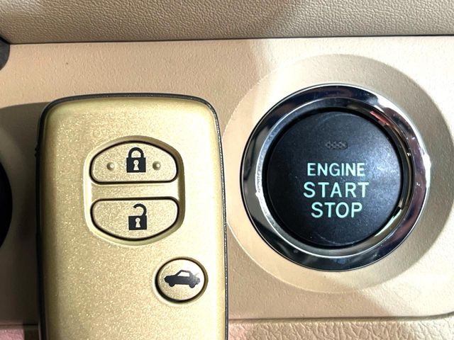 �y�X�}�[�g�L�[�z�J�o����|�P�b�g�ɓ��ꂽ�܂܂ł��h�A�̎{���E�������\�ȃX�}�[�g�L�[�𑕔��B�G���W���̃I���E�I�t�����J�M�����o���K�v����������Ƃ��Ă��֗��ł���