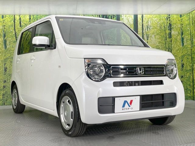 高透明度のガラス皮膜で撥水はもちろん、上質なツヤ・光沢を実現。紫外線や酸性雨から大切な愛車を保護し、色あせ・劣化を防止。「弾スプラッシュコート」、「弾プリミッサコート」からお選びいただけます。