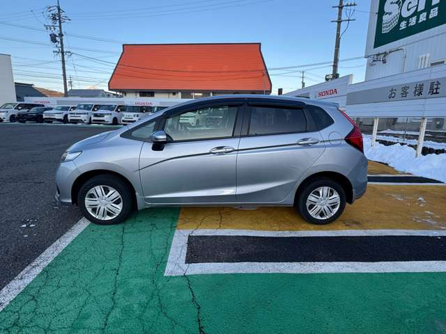 フィット1.3 13G F 4WD