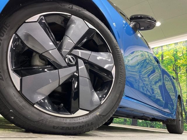 �y����17�C���`�A���~�z�C�[���z�O�ςɃ}�b�`���������A���~�z�C�[���𑕒����Ă���܂��B�e��ЊO�A���~�z�C�[����A�X�^�b�h���X�^�C�����戵�����Ă���܂��B���񂲑��k����������