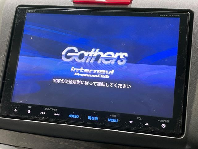 �y�����i�r�z�l�C�̏����i�r�𑕔����Ă���܂��B�i�r�̎g���₷���͂������A�I�[�f�B�I�@�\���[��!�L�����v�◷�s�͂������A�ʋ΂┃�����ȂǕ��i�̃h���C�u���y�����Ȃ�͂���