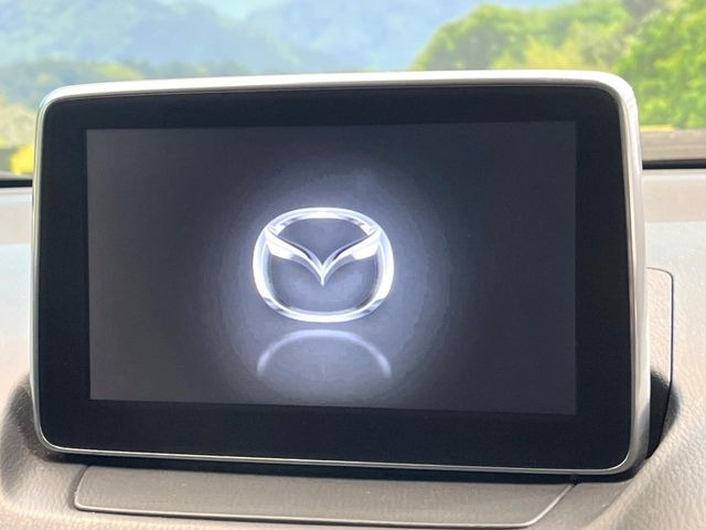 �y�}�c�_�R�l�N�g�i�r�z�ԓ��̕��͋C�Ƀ}�b�`������̌^�^�C�v�̃i�r�B�e����q�ݒ��Bluetooth�Đ����A�l�X�ȋ@�\���y���߂܂��B�����I�ȃ_�C�������삪�\�ŁA�g��������ǍD�ł��B