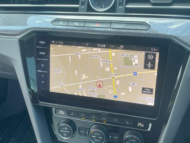 �������i�r:��̊��̂���i�r�́A����������ԓ������o���Ă���܂��BBluetooth�Đ��ȂǃI�[�f�B�I�@�\���[�����Ă���܂��̂ŁA�^�]�����y���߂܂���