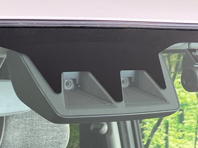 �y�X�}�[�g�A�V�X�g�z���s���ɑO���̎ԗ�����F�����A�Փ˂������Ȏ��͌x��ƃu���[�L�ŏՓˉ���Ɣ�Q�y�����A�V�X�g�B�����S�Ƀh���C�u�����y���݂��������܂��B