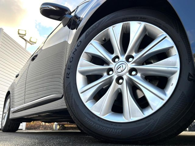 �y����17�C���`�A���~�z�C�[���z�O�ςɃ}�b�`���������A���~�z�C�[���𑕒����Ă���܂��B�e��ЊO�A���~�z�C�[����A�X�^�b�h���X�^�C�����戵�����Ă���܂��B���񂲑��k����������