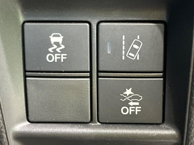 �y�z���_�Z���V���O�z���s���ɑO���̎ԗ�����F�����A�Փ˂������Ȏ��͌x��ƃu���[�L�ŏՓˉ���Ɣ�Q�y�����A�V�X�g�B�����S�Ƀh���C�u�����y���݂��������܂��B