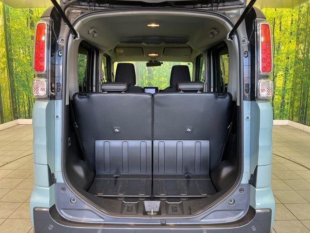 ���i�̂���������ʋ΁A���}���ɏ\���ȉ׎��X�y�[�X���m�ۂ��Ă���܂��B�Z�J���h�V�[�g��|���ƁA�傫�ȉו��̐ύڂ��\�ł���