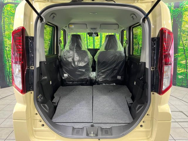 ���i�̂���������ʋ΁A���}���ɏ\���ȉ׎��X�y�[�X���m�ۂ��Ă���܂��B�Z�J���h�V�[�g��|���ƁA�傫�ȉו��̐ύڂ��\�ł���