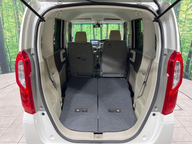 ���i�̂���������ʋ΁A���}���ɏ\���ȉ׎��X�y�[�X���m�ۂ��Ă���܂��B�Z�J���h�V�[�g��|���ƁA�傫�ȉו��̐ύڂ��\�ł���