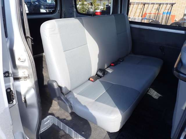 .全車納車前点検実施中 自社工場完備 認証工場にてベテランメカニックによる整備実施 オイル交換から各部点検 コンピューター診断を行います