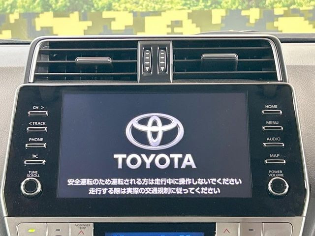 【9インチ ディスプレイオーディオ】大画面ディスプレイへお持ちのスマートフォンと連携して、ナビやbluetoothでの音楽再生が可能です♪デザインはもちろん操作性も良好!別途ナビ機能の取付可能です♪