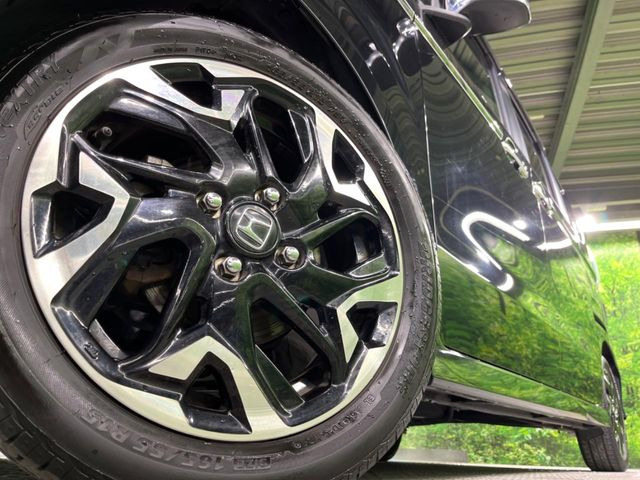 �y����15�C���`�A���~�z�C�[���z�O�ςɃ}�b�`���������A���~�z�C�[���𑕒����Ă���܂��B�e��ЊO�A���~�z�C�[����A�X�^�b�h���X�^�C�����戵�����Ă���܂��B���񂲑��k����������