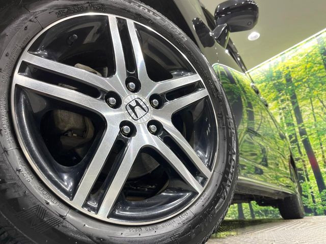 �y����17�C���`�A���~�z�C�[���z�O�ςɃ}�b�`���������A���~�z�C�[���𑕒����Ă���܂��B�e��ЊO�A���~�z�C�[����A�X�^�b�h���X�^�C�����戵�����Ă���܂��B���񂲑��k����������