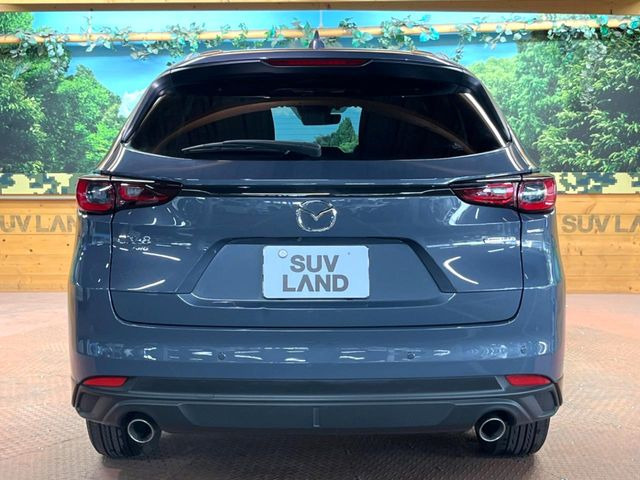 安心の最長10年・走行無制限保証(有償)をご用意。保証内容も充実はもちろん、無料点検&オイル交換や、年中無休の全国・24時間ロードサービスも付帯されておりますのでご安心下さい。