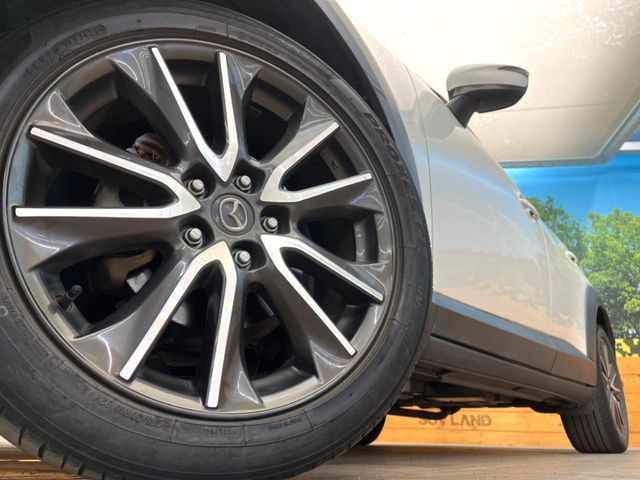 �y����18�C���`�A���~�z�C�[���z�O�ςɃ}�b�`���������A���~�z�C�[���𑕒����Ă���܂��B�e��ЊO�A���~�z�C�[����A�X�^�b�h���X�^�C�����戵�����Ă���܂��B���񂲑��k������