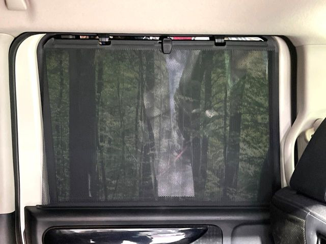 �y���[���V�F�[�h�z��������ԊO����̌���ῂ����Ƃ��ɃT�b�ƈ����o���Ďg����A���[���i�[�^�C�v�̃T���V�F�[�h�𑕔��B��Ȃɏ�������q�l���E�g�E�g�����������ȂǁA���Ђ����p����������