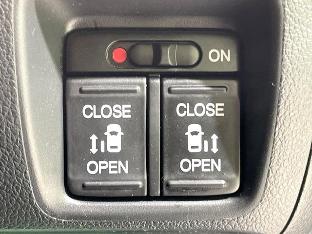 �y�����p���[�X���C�h�h�A�z�X�}�[�g�L�[��^�]�Ȃ̃X�C�b�`�Ō�ȗ����X���C�h�h�A�̊J���\���d��������͂����ăh�A���J����K�v�������A�����Ȃ��q�l�ł��ȒP�ɊJ���߂ł����K�ł���