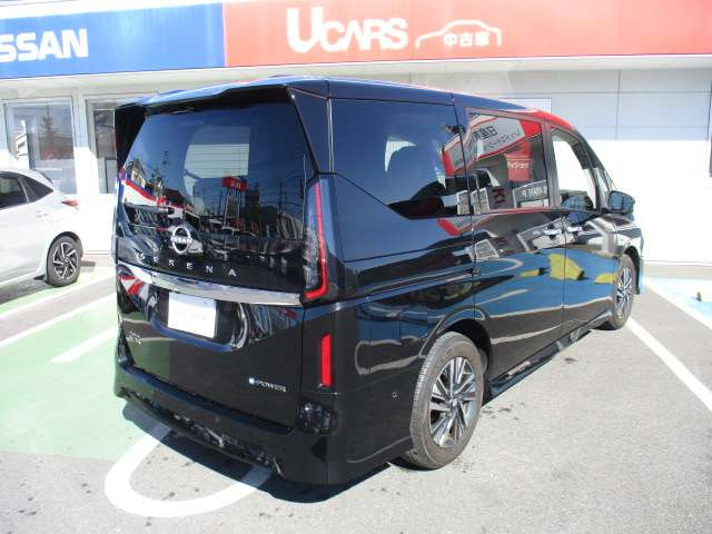 セレナ1.4 e-POWER ハイウェイスターV