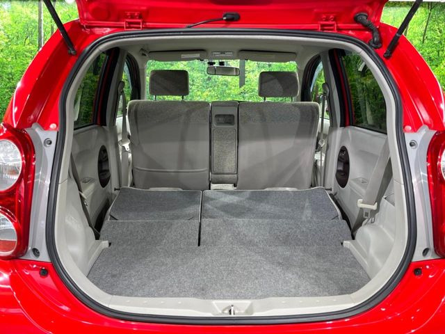 ���i�̂���������ʋ΁A���}���ɏ\���ȉ׎��X�y�[�X���m�ۂ��Ă���܂��B�Z�J���h�V�[�g��|���ƁA�傫�ȉו��̐ύڂ��\�ł���