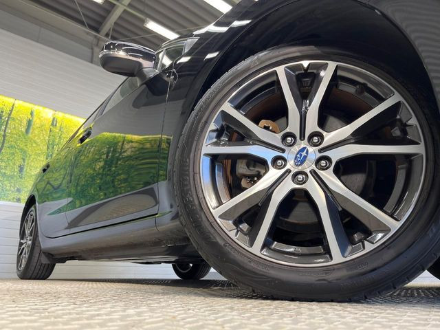 �y����17�C���`�A���~�z�C�[���z�O�ςɃ}�b�`���������A���~�z�C�[���𑕒����Ă���܂��B�e��ЊO�A���~�z�C�[����A�X�^�b�h���X�^�C�����戵�����Ă���܂��B���񂲑��k����������