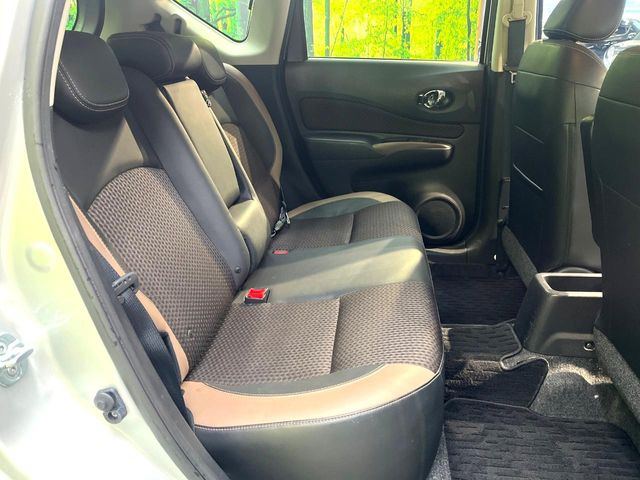 �R���p�N�g�J�[�ł����A�Z�J���h�V�[�g�͏\���ȍL����������K�ɂ���肢�������܂���V�[�g��|���đ傫�ȉו���ς񂾂�ƁA�p�r�̕����L��1��ł��B