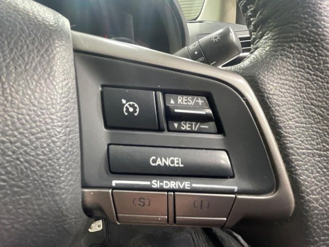 �y�N���[�Y�R���g���[���z�������H�����N���N���s�B�A�N�Z���𗣂��Ă���葬�x�ő��s���ł��A�������^�]���̕��S���y��!�����E�������ȒP�ȃX�C�b�`����Œ����ł��܂��B