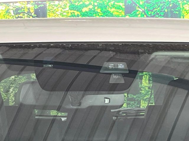 �y�X�}�[�g�u���[�L�T�|�[�g�z���s���ɑO���̎ԗ�����F�����A�Փ˂������Ȏ��͌x��ƃu���[�L�ŏՓˉ���Ɣ�Q�y�����A�V�X�g�B�����S�Ƀh���C�u�����y���݂��������܂��B