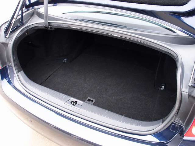 ���Ђ̓h�A�̃q���W����/�e�������/�t���A�}�b�g�ȂǁA�ׂ��ȏ����Y��ɃN���[�j���O�v���܂��B�V�Ԃ��낵���Ă̂悤�ȋP������ԗ������q�l�ɂ��[�Ԃ����Ē����܂��B�������̂��q�l�������S���Ă������������܂�