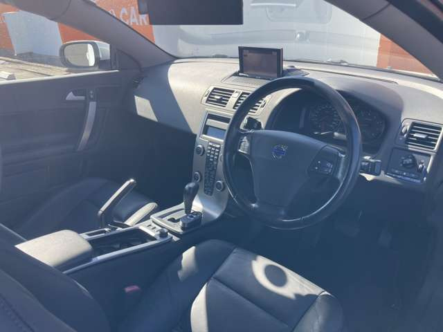 �܂Ƃ܂�̂���C���p�l�f�U�C���B�e��̃X�C�b�`�ނ��g���₷���ʒu�ɔz�u����A���K�ȑ������񋟂��܂�!