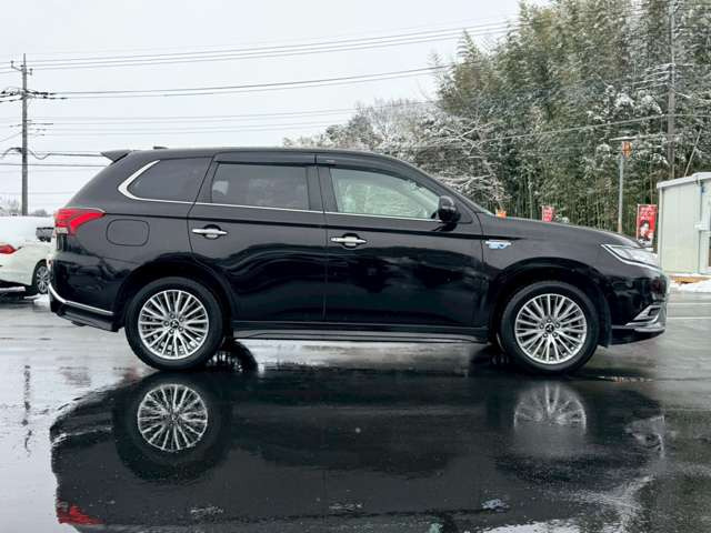 ���X�݌ɂ͊O���A�����N���[�j���O��ɓW�����A�����Ď��̏C�����̗L���A���[�^�[��������̗L������O�ҋ@�ւɂ�錟����S����{���Ă���܂��B�Ԍ��A�����A����h�������ЂőΉ��ł��܂��̂ł����S���������B