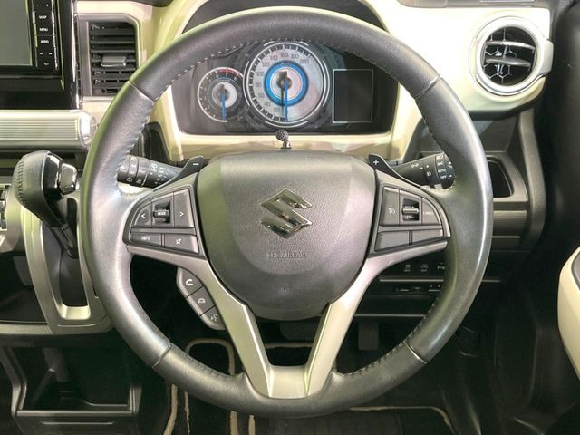 �y�����v�����X�e�A�����O�z�㎿�Ȋv���g�p���邱�ƂŁA��ɂ����������݂ƂĂ��^�]���₷���n���h���ł���