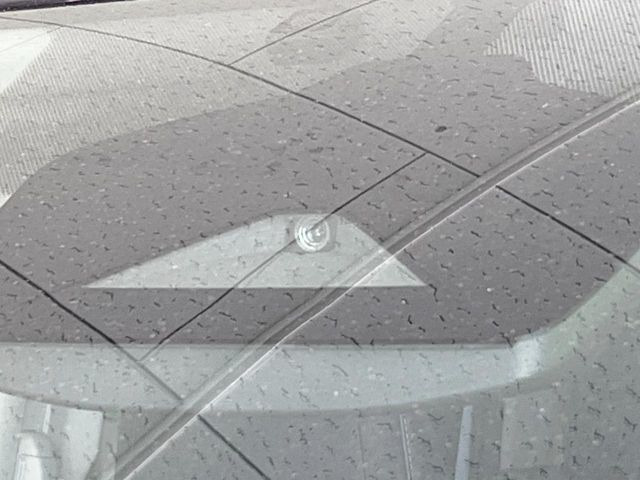 �y�C���e���W�F���g�G�}�[�W�F���V�[�u���[�L�z�t�����g�J�����őO���̎ԗ�����s�҂����m�B�Փ˂������Ȏ��͏Փ˔�Q�y���u���[�L���쓮�A�Փˉ�����T�|�[�g�B�����S�Ƀh���C�u�����y���݂��������܂��B