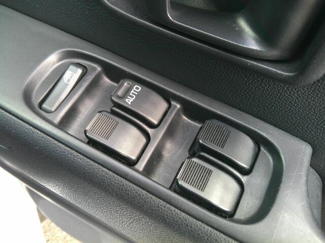 �p���[�E�B���h�E�͉^�]�Ȃ̃X�C�b�`�̂݃I�[�g�@�\����������Ă���܂��B