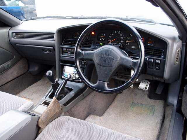 �������Y��Ƀ��[���N���[�j���O�ς݂ƂȂ�܂��B���΂��̌��ȏL����F���܂̏L����������܂���B����]�ɉ�����RECARO���Ȃǂ̃X�|�[�c�V�[�g�ɕύX���\�ł��B���C�y�ɂ����k�������܂�