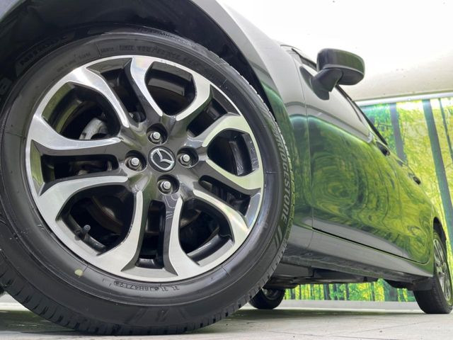 �y����16�C���`�A���~�z�C�[���z�O�ςɃ}�b�`���������A���~�z�C�[���𑕒����Ă���܂��B�e��ЊO�A���~�z�C�[����A�X�^�b�h���X�^�C�����戵�����Ă���܂��B���񂲑��k����������