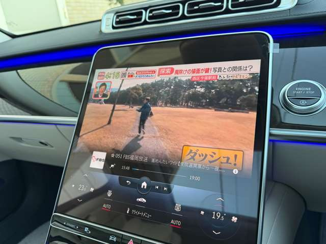 12.8�C���`�^�b�`�p�l��(�ԗ��̐ݒ��i�r�̑���ȂǍs���܂�)�E�A�N�e�B�u�A���r�G���g���C�g�B