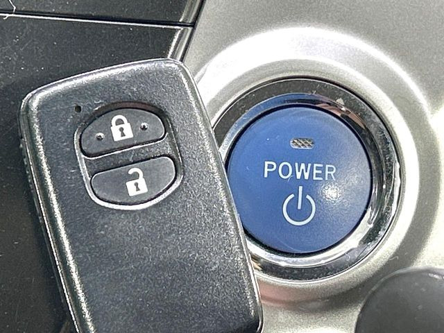 �y�X�}�[�g�L�[�z�J�o����|�P�b�g�ɓ��ꂽ�܂܂ł��h�A�̎{���E�������\�ȃX�}�[�g�L�[�𑕔��B�G���W���̃I���E�I�t�����J�M�����o���K�v����������Ƃ��Ă��֗��ł���