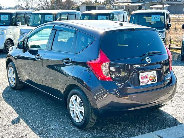 ���X�ł͌y�����Ԃ��畁�ʎԂ܂ŕ��L���I�[�����[�J�[�̎Ԏ�E�F�E�O���[�h��L�x�ɑ����Ă���܂��B