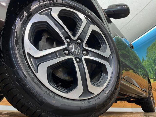 �y����17�C���`�A���~�z�C�[���z�O�ςɃ}�b�`���������A���~�z�C�[���𑕒����Ă���܂��B�e��ЊO�A���~�z�C�[����A�X�^�b�h���X�^�C�����戵�����Ă���܂��B���񂲑��k����������