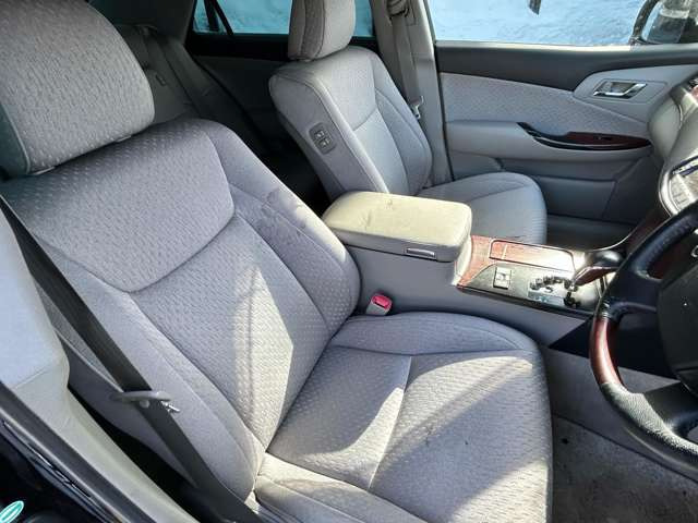 ���̋Ǝ҂ɂ������ې􂢁A�V�[�g�̃^�o�R�Ȃǂɂ��R�Q���̃��y�A��(�L��)�������Ă���܂��B