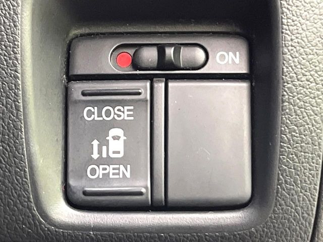 �y�p���[�X���C�h�h�A�z�X�}�[�g�L�[��^�]�Ȃ̃X�C�b�`�ŃX���C�h�h�A�̊J���\���d��������͂����ăh�A���J����K�v�������A���������q�l�ł��A�d���ו��������Ă��鎞�����N�ɊJ���߂ł��܂���