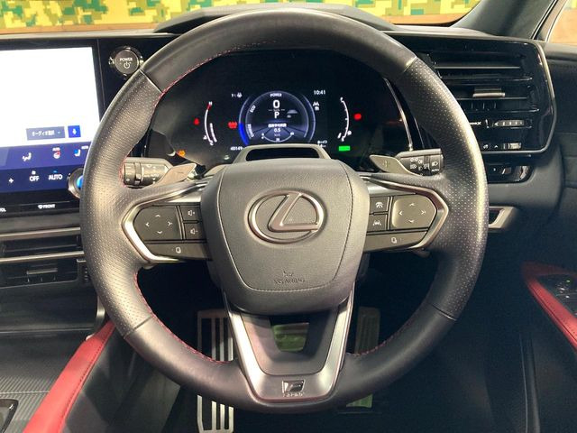 �y�����v�����X�e�A�����O�z�㎿�Ȋv���g�p���邱�ƂŁA��ɂ����������݂ƂĂ��^�]���₷���n���h���ł���