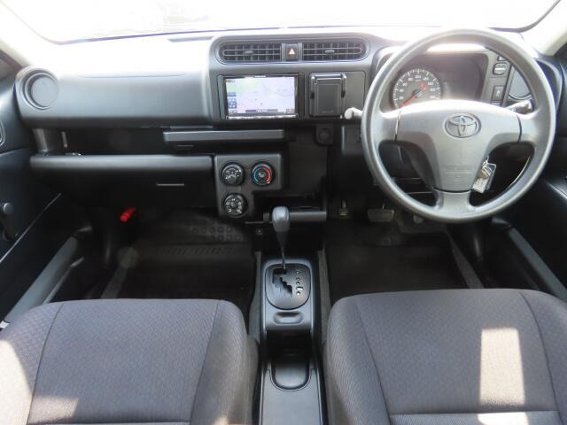 ���O���̐��|�E�K���X�n�{�f�B�R�[�e�B���O��CAR�N���[�j���O���Ǝ҂��{�H�������܂��̂ő�ϐ����B�I���b�N�X�����Ԃł݂͂Ȃ��܂ɉ��K�ȃh���C�u�����񑩁B